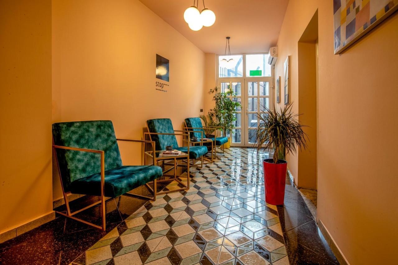Hotel 4 Llulla Priștina Exterior foto