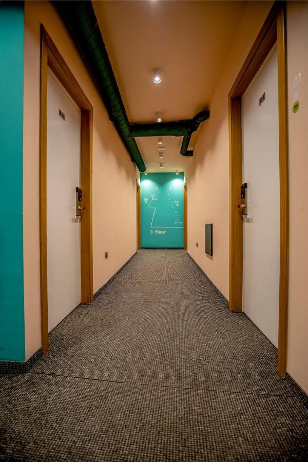 Hotel 4 Llulla Priștina Exterior foto